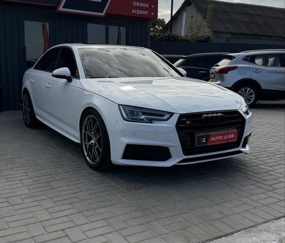 Белый Ауди А4, объемом двигателя 2 л и пробегом 86 тыс. км за 19850 $, фото 1 на Automoto.ua