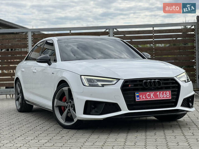 Белый Ауди А4, объемом двигателя 3 л и пробегом 113 тыс. км за 26900 $, фото 1 на Automoto.ua