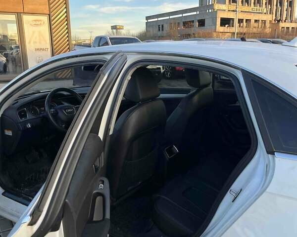 Білий Ауді А4, об'ємом двигуна 2 л та пробігом 160 тис. км за 11900 $, фото 6 на Automoto.ua