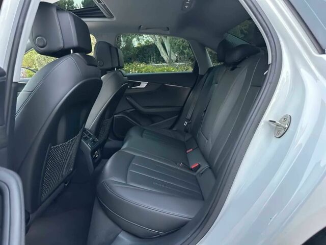 Белый Ауди А4, объемом двигателя 2 л и пробегом 55 тыс. км за 6725 $, фото 9 на Automoto.ua