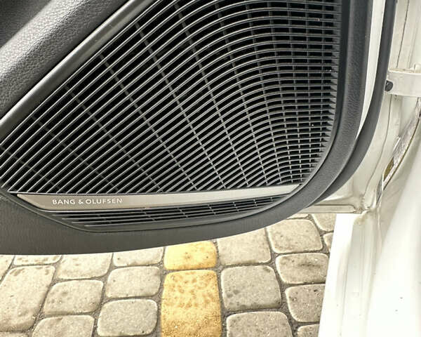 Білий Ауді А4, об'ємом двигуна 2 л та пробігом 98 тис. км за 25000 $, фото 14 на Automoto.ua