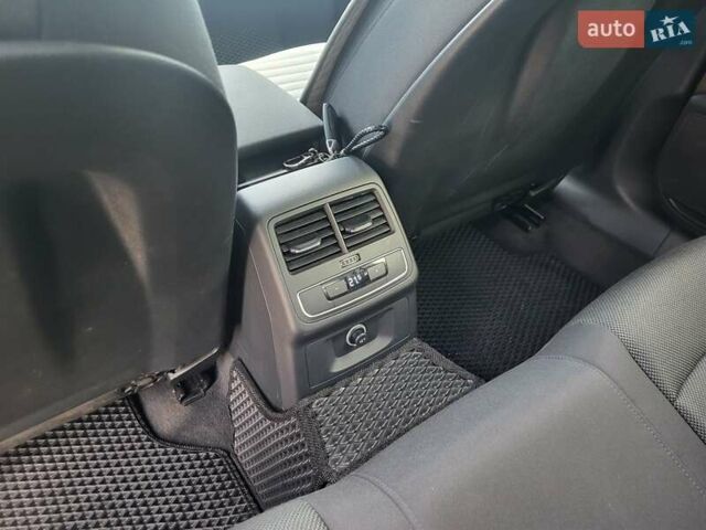 Белый Ауди А4, объемом двигателя 2 л и пробегом 209 тыс. км за 20800 $, фото 10 на Automoto.ua