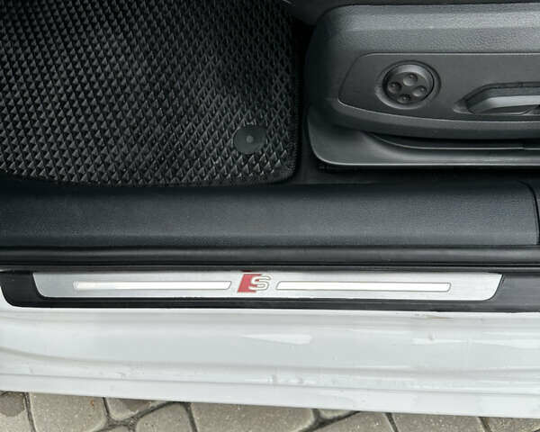 Білий Ауді А4, об'ємом двигуна 2 л та пробігом 98 тис. км за 25000 $, фото 16 на Automoto.ua