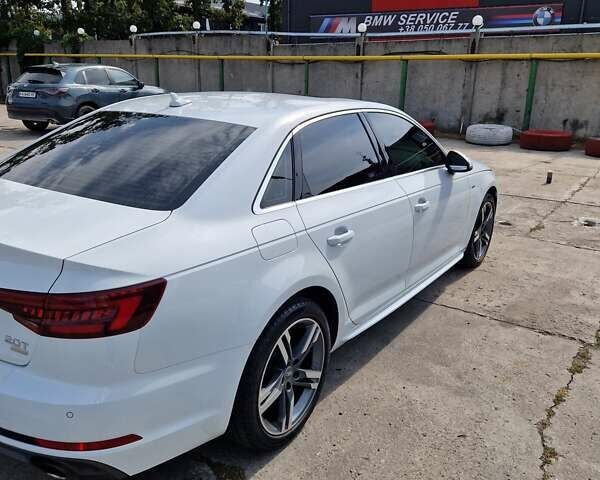 Белый Ауди А4, объемом двигателя 1.98 л и пробегом 114 тыс. км за 23000 $, фото 2 на Automoto.ua