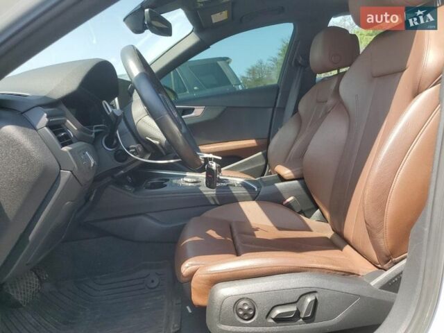 Білий Ауді А4, об'ємом двигуна 2 л та пробігом 82 тис. км за 5000 $, фото 6 на Automoto.ua