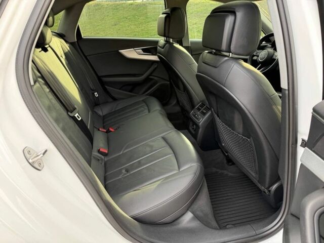 Білий Ауді А4, об'ємом двигуна 2 л та пробігом 133 тис. км за 19450 $, фото 21 на Automoto.ua