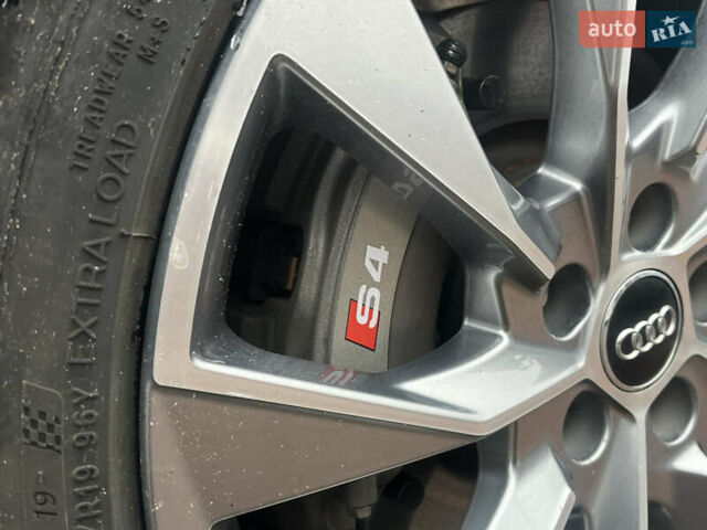 Белый Ауди А4, объемом двигателя 1.98 л и пробегом 42 тыс. км за 29000 $, фото 13 на Automoto.ua
