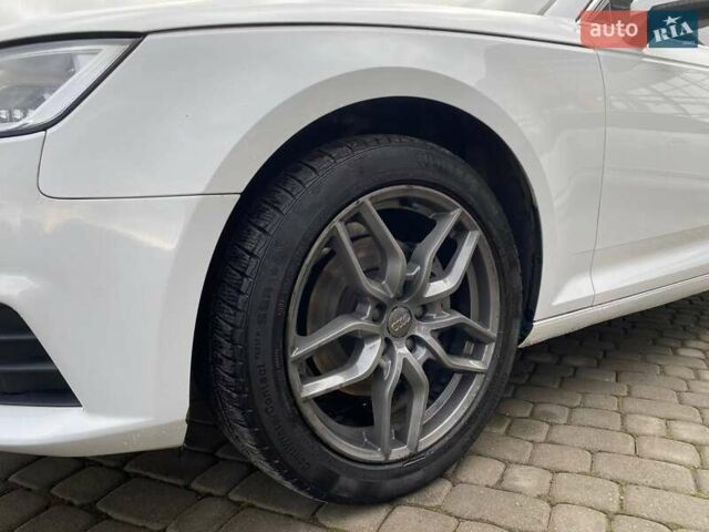 Белый Ауди А4, объемом двигателя 1.98 л и пробегом 61 тыс. км за 16600 $, фото 4 на Automoto.ua