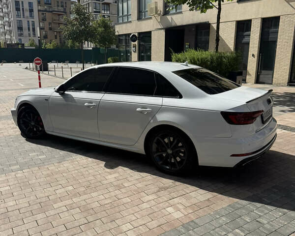 Белый Ауди А4, объемом двигателя 1.98 л и пробегом 111 тыс. км за 28500 $, фото 3 на Automoto.ua