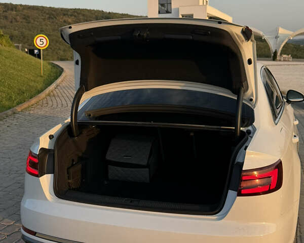 Білий Ауді А4, об'ємом двигуна 1.98 л та пробігом 98 тис. км за 18700 $, фото 14 на Automoto.ua