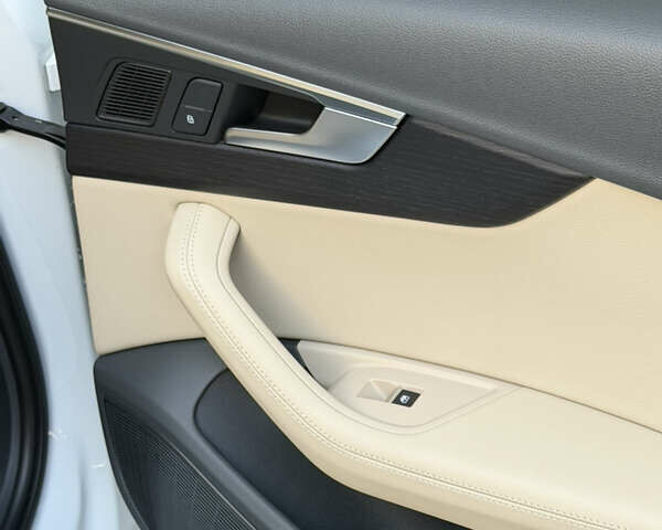 Білий Ауді А4, об'ємом двигуна 2 л та пробігом 102 тис. км за 21800 $, фото 18 на Automoto.ua