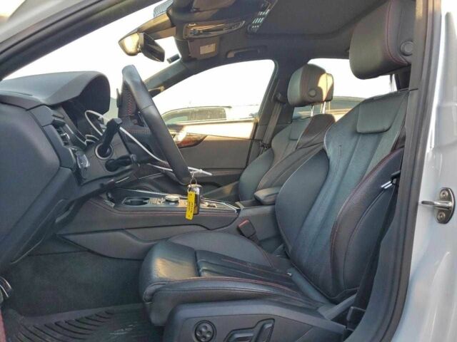 Белый Ауди А4, объемом двигателя 2 л и пробегом 75 тыс. км за 5200 $, фото 6 на Automoto.ua