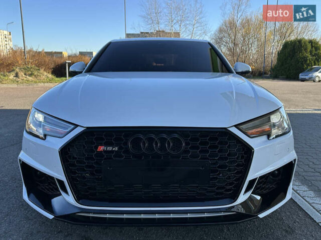 Белый Ауди А4, объемом двигателя 2 л и пробегом 122 тыс. км за 18650 $, фото 6 на Automoto.ua