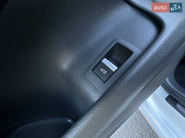 Белый Ауди А4, объемом двигателя 2 л и пробегом 122 тыс. км за 18650 $, фото 46 на Automoto.ua