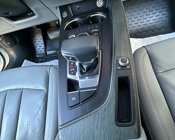 Белый Ауди А4, объемом двигателя 2 л и пробегом 122 тыс. км за 18650 $, фото 120 на Automoto.ua