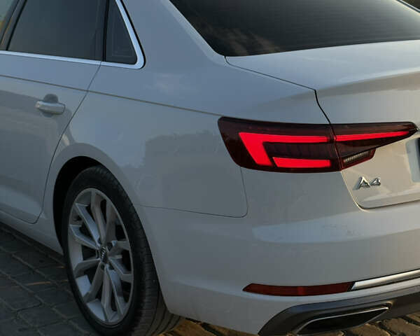 Білий Ауді А4, об'ємом двигуна 1.98 л та пробігом 98 тис. км за 18700 $, фото 9 на Automoto.ua