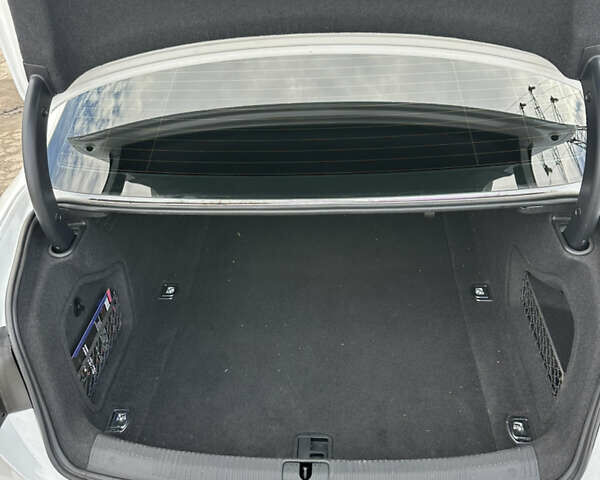 Білий Ауді А4, об'ємом двигуна 1.98 л та пробігом 130 тис. км за 21500 $, фото 12 на Automoto.ua