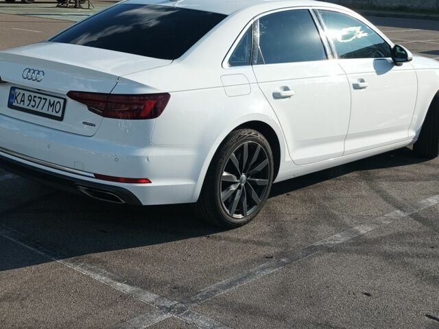 Белый Ауди А4, объемом двигателя 2 л и пробегом 247 тыс. км за 19400 $, фото 3 на Automoto.ua