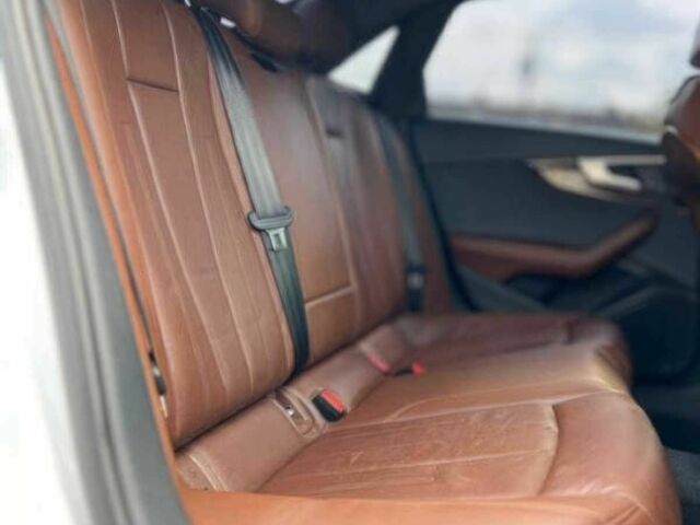 Белый Ауди А4, объемом двигателя 2 л и пробегом 32 тыс. км за 17000 $, фото 12 на Automoto.ua
