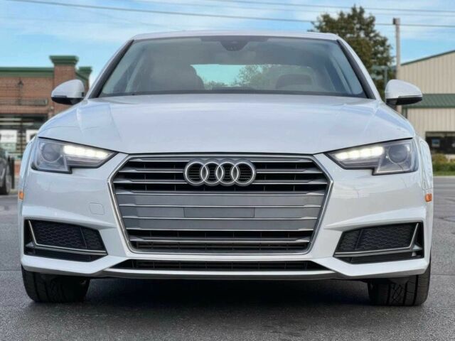 Белый Ауди А4, объемом двигателя 2 л и пробегом 31 тыс. км за 12700 $, фото 1 на Automoto.ua