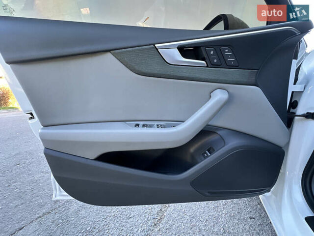 Белый Ауди А4, объемом двигателя 2 л и пробегом 122 тыс. км за 18650 $, фото 43 на Automoto.ua