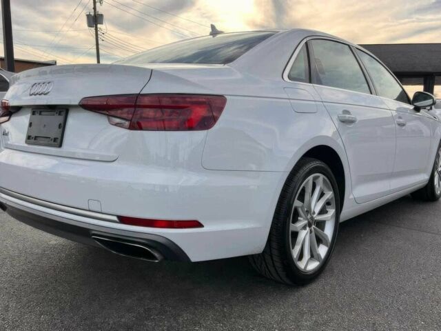 Белый Ауди А4, объемом двигателя 2 л и пробегом 31 тыс. км за 12700 $, фото 4 на Automoto.ua