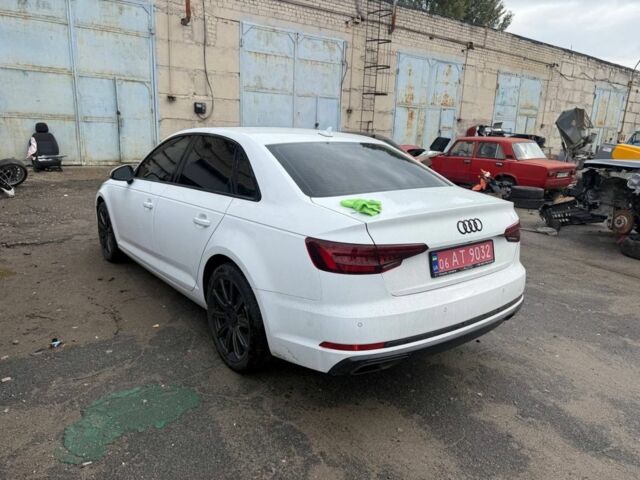 Белый Ауди А4, объемом двигателя 2 л и пробегом 120 тыс. км за 20500 $, фото 3 на Automoto.ua
