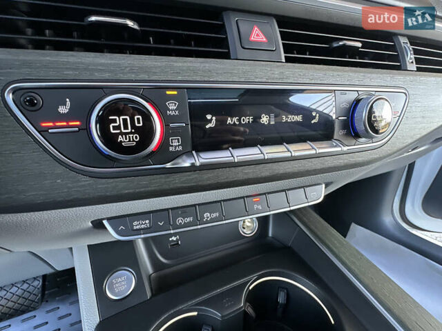 Белый Ауди А4, объемом двигателя 2 л и пробегом 122 тыс. км за 18650 $, фото 76 на Automoto.ua