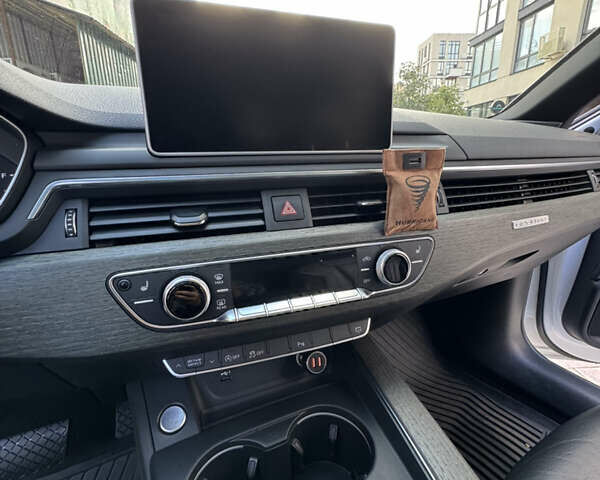 Белый Ауди А4, объемом двигателя 1.98 л и пробегом 111 тыс. км за 28500 $, фото 7 на Automoto.ua