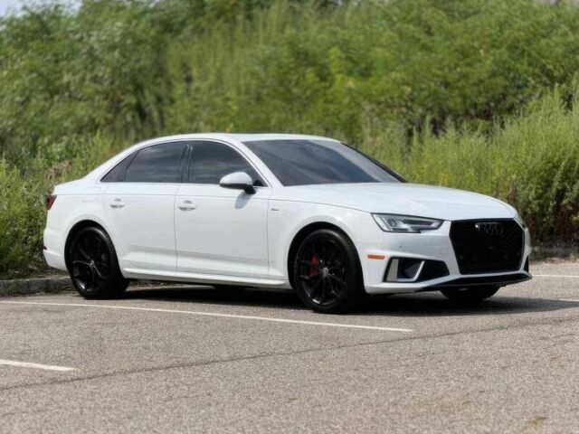 Белый Ауди А4, объемом двигателя 2 л и пробегом 32 тыс. км за 17000 $, фото 2 на Automoto.ua