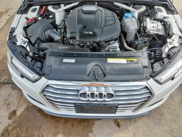 Белый Ауди А4, объемом двигателя 2 л и пробегом 110 тыс. км за 5800 $, фото 10 на Automoto.ua