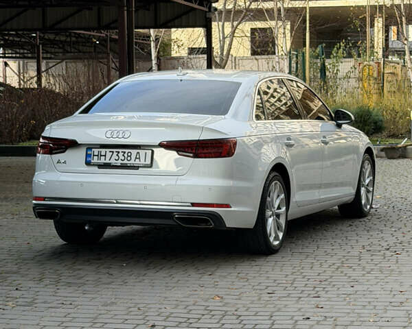 Білий Ауді А4, об'ємом двигуна 2 л та пробігом 102 тис. км за 21800 $, фото 4 на Automoto.ua