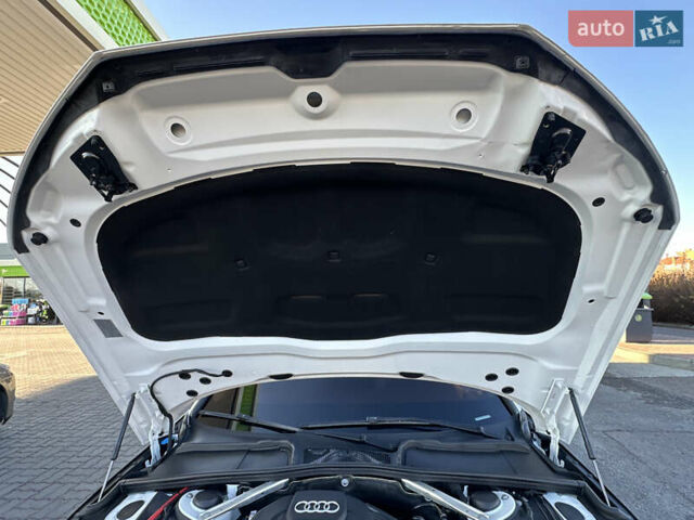 Белый Ауди А4, объемом двигателя 2 л и пробегом 122 тыс. км за 18650 $, фото 130 на Automoto.ua
