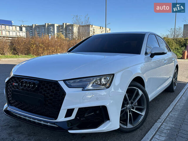 Белый Ауди А4, объемом двигателя 2 л и пробегом 122 тыс. км за 18650 $, фото 3 на Automoto.ua