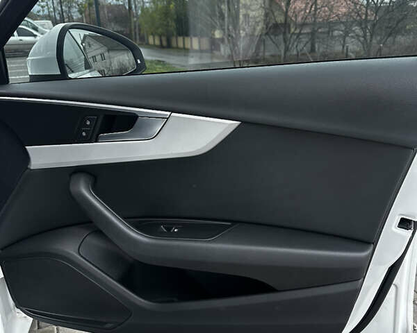 Белый Ауди А4, объемом двигателя 1.98 л и пробегом 127 тыс. км за 20900 $, фото 30 на Automoto.ua