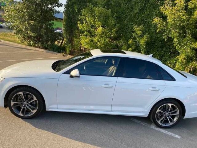 Белый Ауди А4, объемом двигателя 2 л и пробегом 29 тыс. км за 17150 $, фото 1 на Automoto.ua