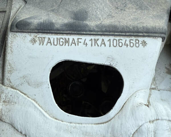 Белый Ауди А4, объемом двигателя 1.98 л и пробегом 81 тыс. км за 16000 $, фото 5 на Automoto.ua