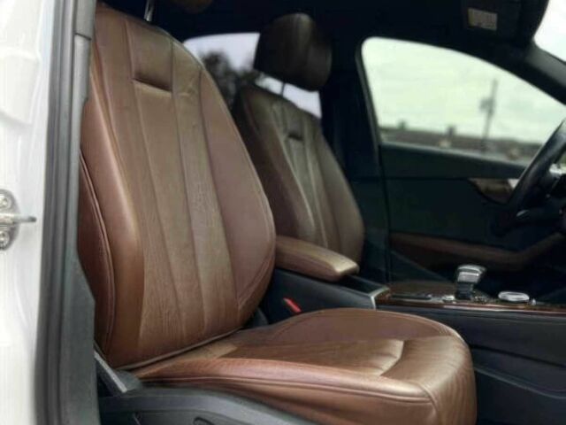 Белый Ауди А4, объемом двигателя 2 л и пробегом 32 тыс. км за 17000 $, фото 9 на Automoto.ua