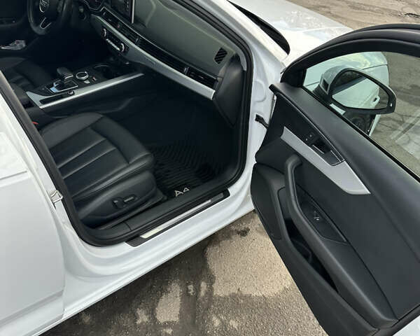 Білий Ауді А4, об'ємом двигуна 1.98 л та пробігом 130 тис. км за 21500 $, фото 10 на Automoto.ua