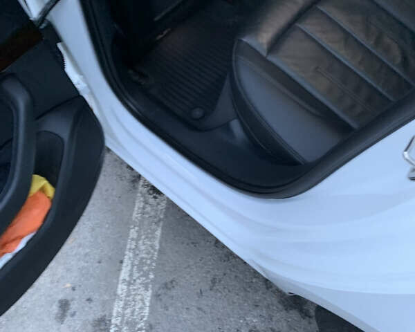 Белый Ауди А4, объемом двигателя 1.98 л и пробегом 75 тыс. км за 19900 $, фото 37 на Automoto.ua