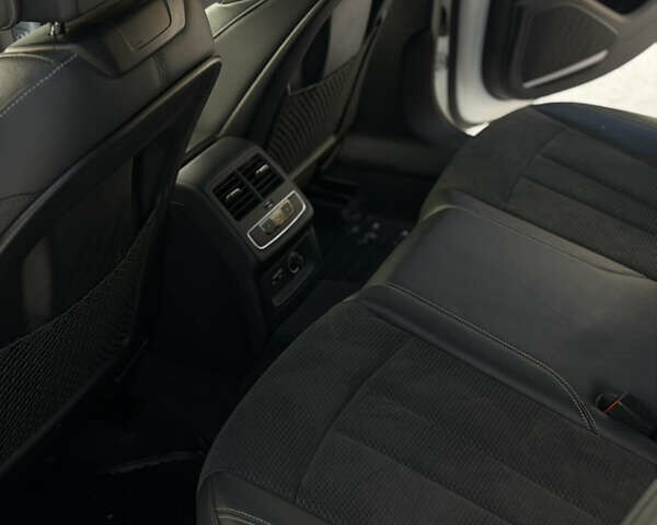 Білий Ауді А4, об'ємом двигуна 1.98 л та пробігом 26 тис. км за 27000 $, фото 17 на Automoto.ua