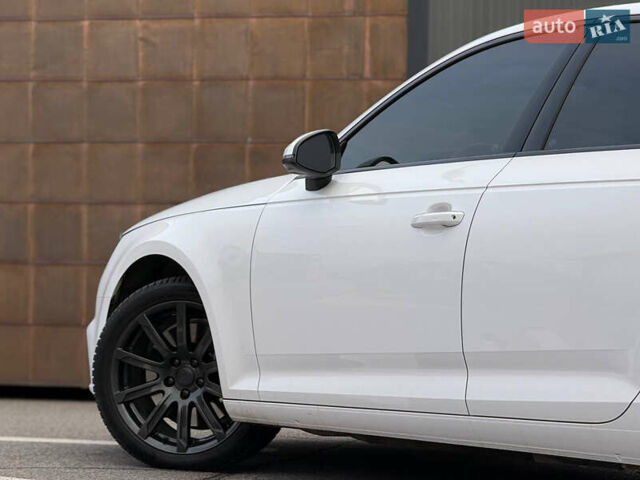 Білий Ауді А4, об'ємом двигуна 2 л та пробігом 133 тис. км за 19450 $, фото 17 на Automoto.ua