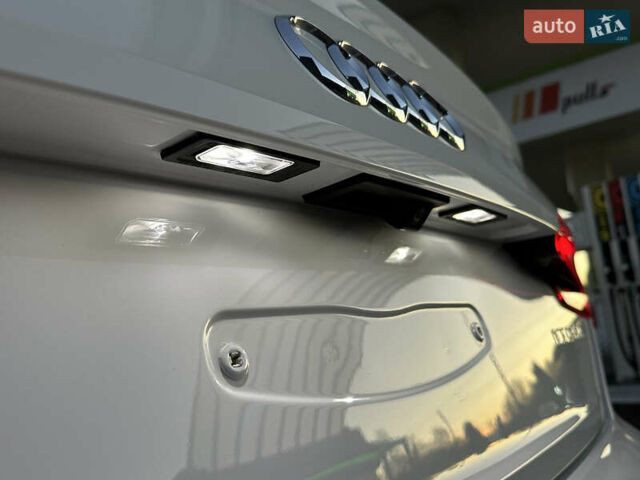 Белый Ауди А4, объемом двигателя 2 л и пробегом 122 тыс. км за 18650 $, фото 96 на Automoto.ua