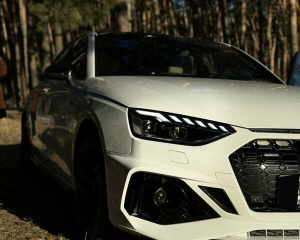 Білий Ауді А4, об'ємом двигуна 2 л та пробігом 40 тис. км за 34000 $, фото 10 на Automoto.ua