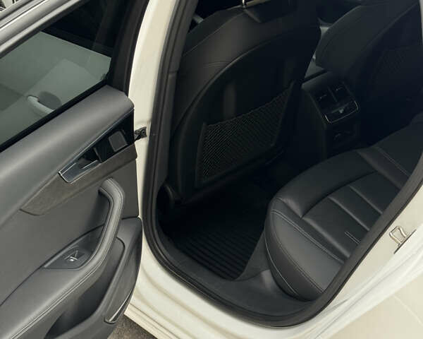 Белый Ауди А4, объемом двигателя 2 л и пробегом 35 тыс. км за 35999 $, фото 8 на Automoto.ua