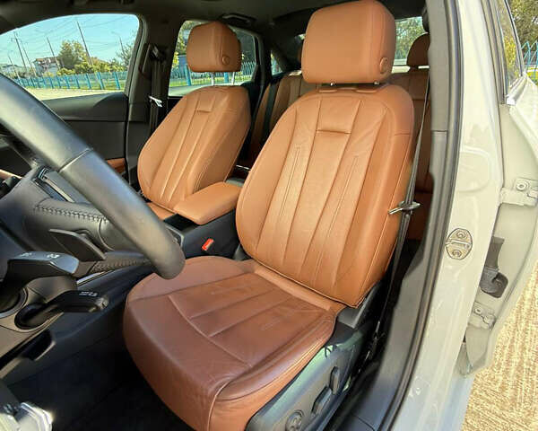 Білий Ауді А4, об'ємом двигуна 2 л та пробігом 55 тис. км за 25500 $, фото 15 на Automoto.ua