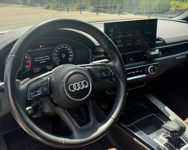 Белый Ауди А4, объемом двигателя 2 л и пробегом 111 тыс. км за 26100 $, фото 8 на Automoto.ua