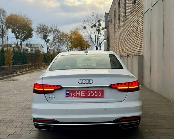 Білий Ауді А4, об'ємом двигуна 1.98 л та пробігом 39 тис. км за 28990 $, фото 2 на Automoto.ua