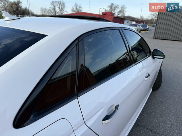 Білий Ауді А4, об'ємом двигуна 2 л та пробігом 126 тис. км за 23900 $, фото 34 на Automoto.ua