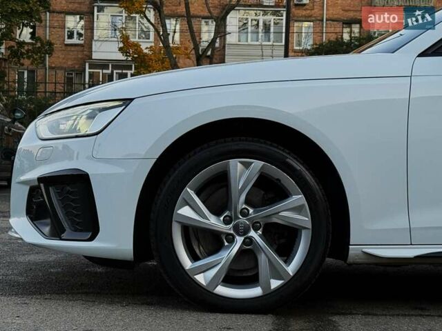 Білий Ауді А4, об'ємом двигуна 1.98 л та пробігом 76 тис. км за 30999 $, фото 16 на Automoto.ua